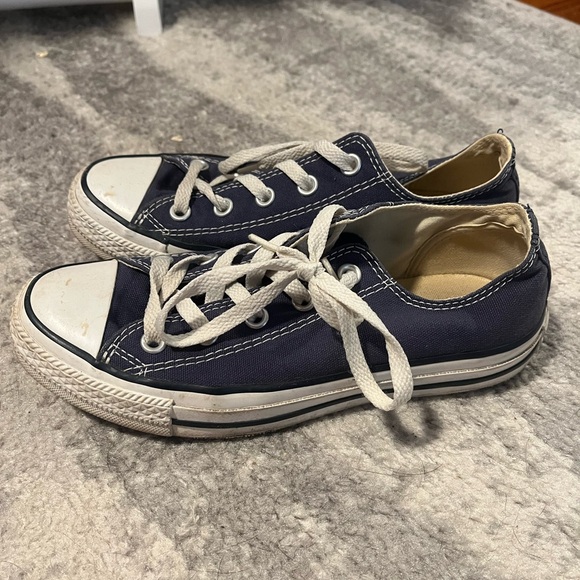 Women’s Converse size 6 - Picture 4 of 6